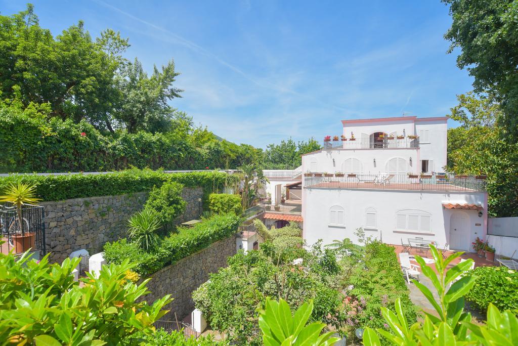 Residence Aegidius Ísquia Exterior foto