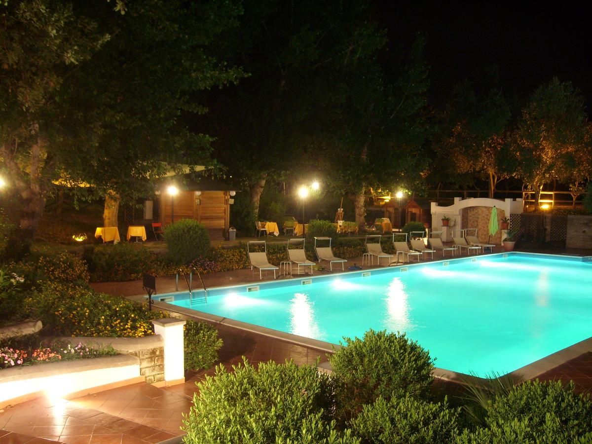 Residence Aegidius Ísquia Exterior foto