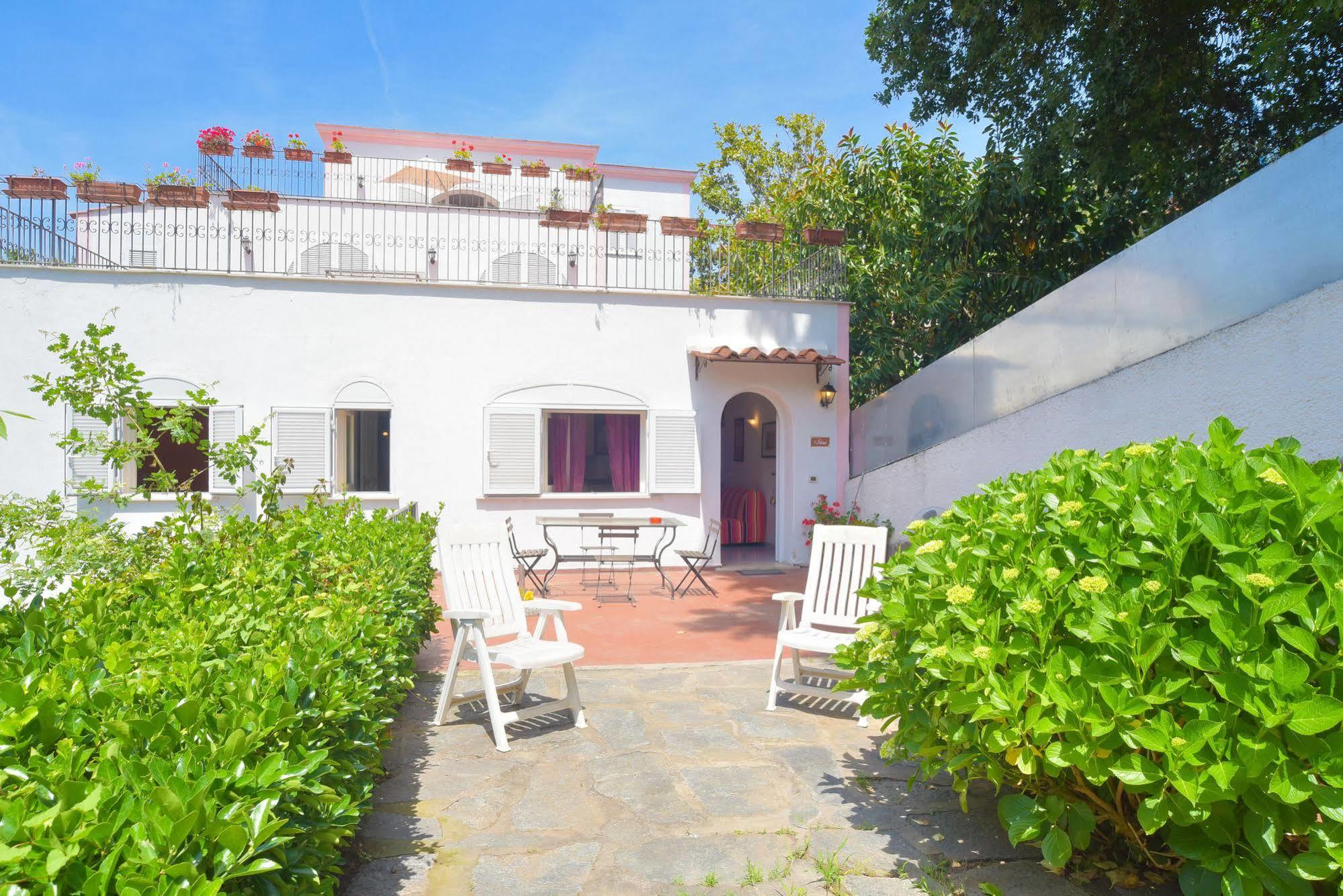 Residence Aegidius Ísquia Exterior foto